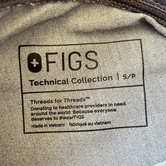 NWOT Figs Livingston Small - Picture 3 of 4